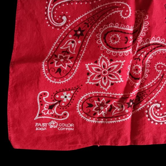 Red Paisley Bandana Hanky Western Handkerchief Fast Color Trunk Up Elephant - Picture 2 of 3
